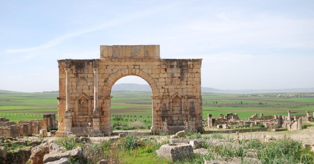 découvrez caracalla, l'empereur romain célèbre pour sa politique d'expansion militaire, ses réformes et le célèbre thermes de caracalla à rome. plongez dans son règne marqué par des décisions controversées et des innovations culturelles qui ont façonné l'empire romain.