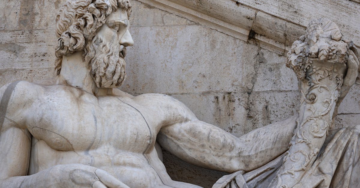 découvrez l'histoire fascinante de l'empereur caracalla, célèbre pour ses réformes militaires et ses contributions architecturales, comme les thermes de caracalla à rome. plongez dans la vie de cet empereur romain et explorez son impact sur l'empire.