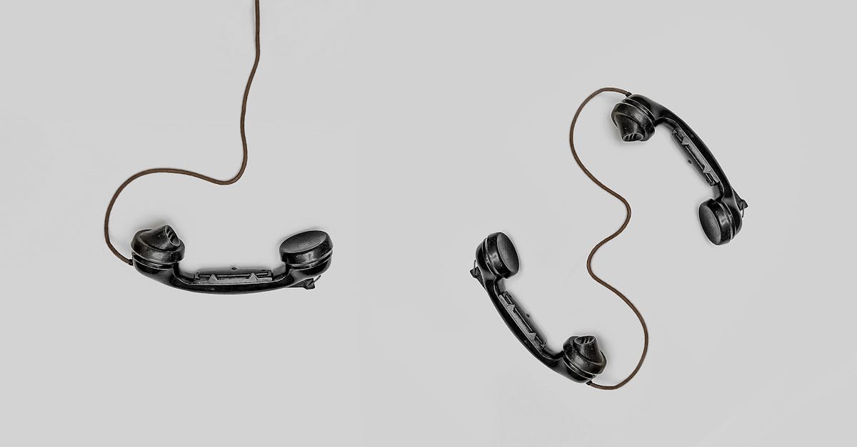 découvrez l'art de la communication efficace et ses enjeux. apprenez à exprimer vos idées clairement, à écouter activement et à établir des relations solides grâce à des techniques et stratégies éprouvées pour améliorer vos échanges interpersonnels.