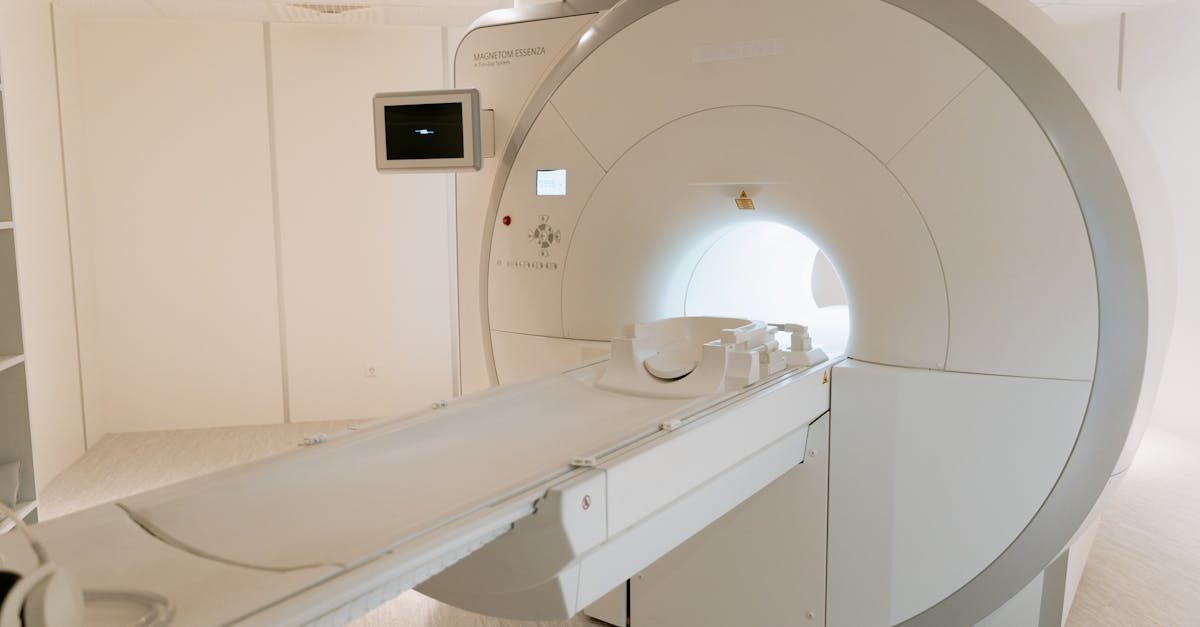 découvrez l'irm (imagerie par résonance magnétique), une technique d'imagerie non invasive qui permet de visualiser en détail les structures internes du corps. apprenez comment elle fonctionne, ses avantages et son utilisation dans le diagnostic médical.