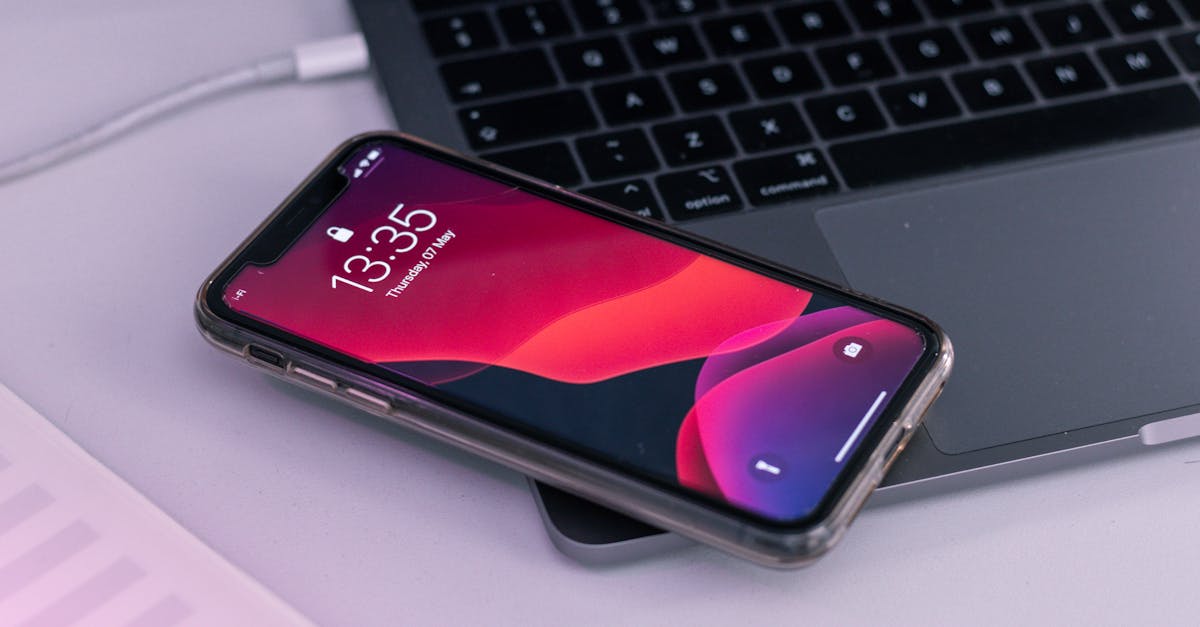 découvrez les meilleures astuces et accessoires pour optimiser la charge de votre téléphone. apprenez comment prolonger la durée de vie de votre batterie et charger efficacement vos appareils.