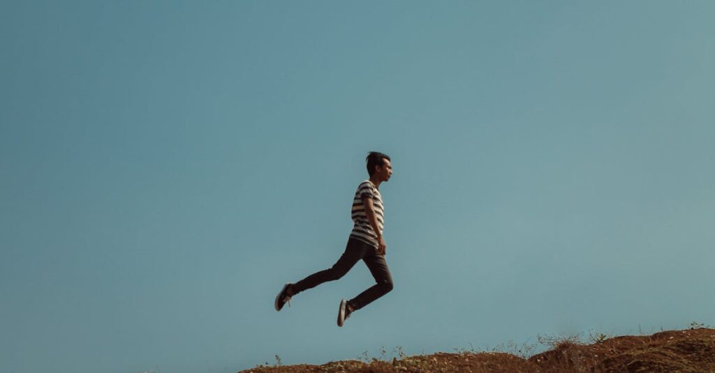 découvrez le jumping, une discipline équestre passionnante qui allie élégance et performance. que vous soyez cavalier débutant ou confirmé, plongez dans l'univers des compétitions de saut d'obstacles, perfectionnez vos techniques et partagez des moments inoubliables avec vos chevaux.