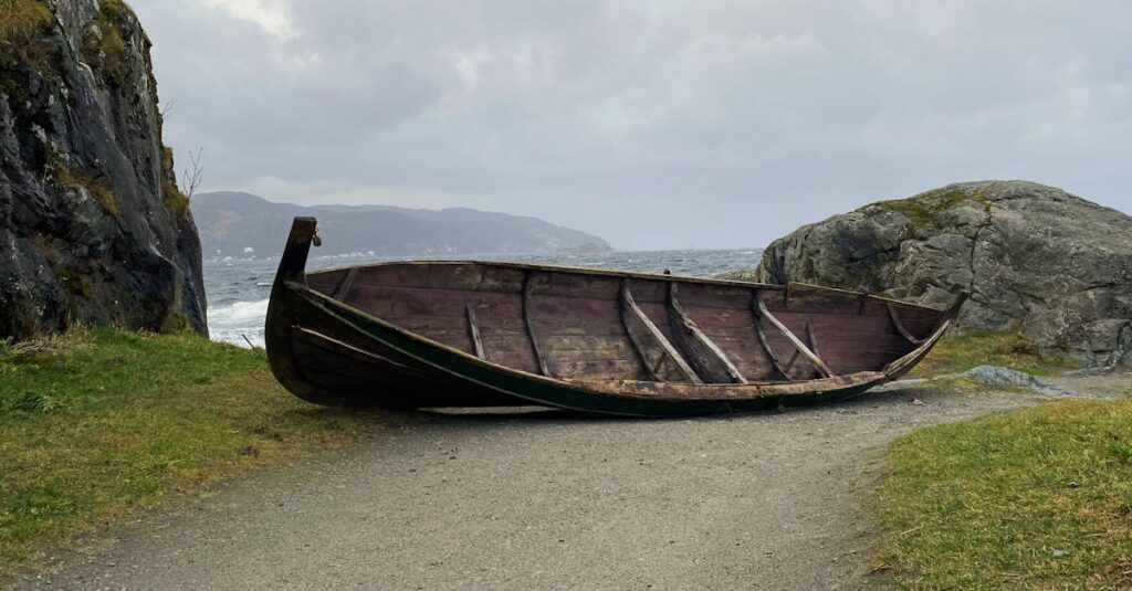 plongez dans l'univers fascinant des vikings, ces explorateurs et guerriers scandinaves qui ont marqué l'histoire par leurs conquêtes, leurs découvertes et leur riche culture. découvrez leur mode de vie, leurs mythes et leur héritage intemporel.