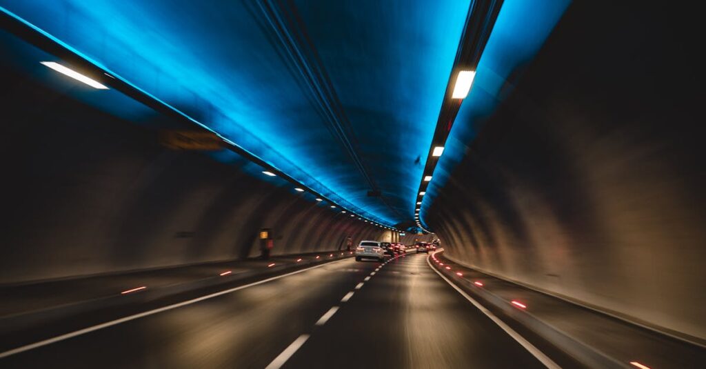 découvrez l'impact du dépassement de vitesse sur la sécurité routière, les conséquences légales et les conseils pour conduire en toute sécurité. restez informé sur les limites de vitesse et améliorez vos habitudes de conduite.