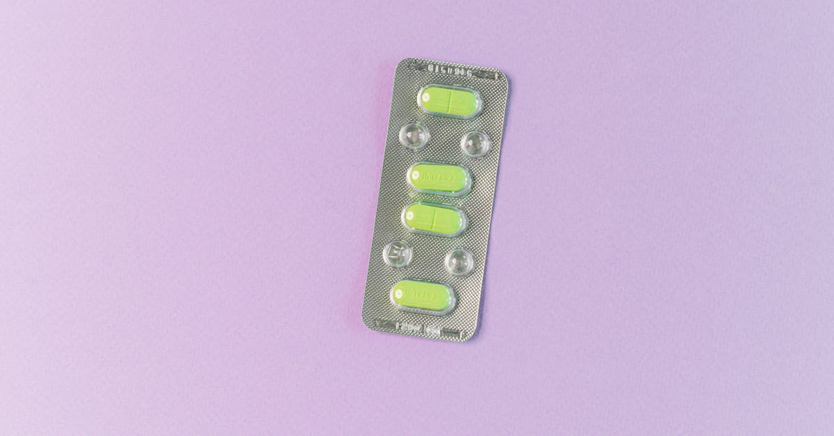 découvrez des informations essentielles sur les antidépresseurs : leur fonctionnement, les différents types, les effets secondaires et des conseils sur leur utilisation. trouvez des réponses pour mieux comprendre ces médicaments et leur rôle dans le traitement de la dépression.