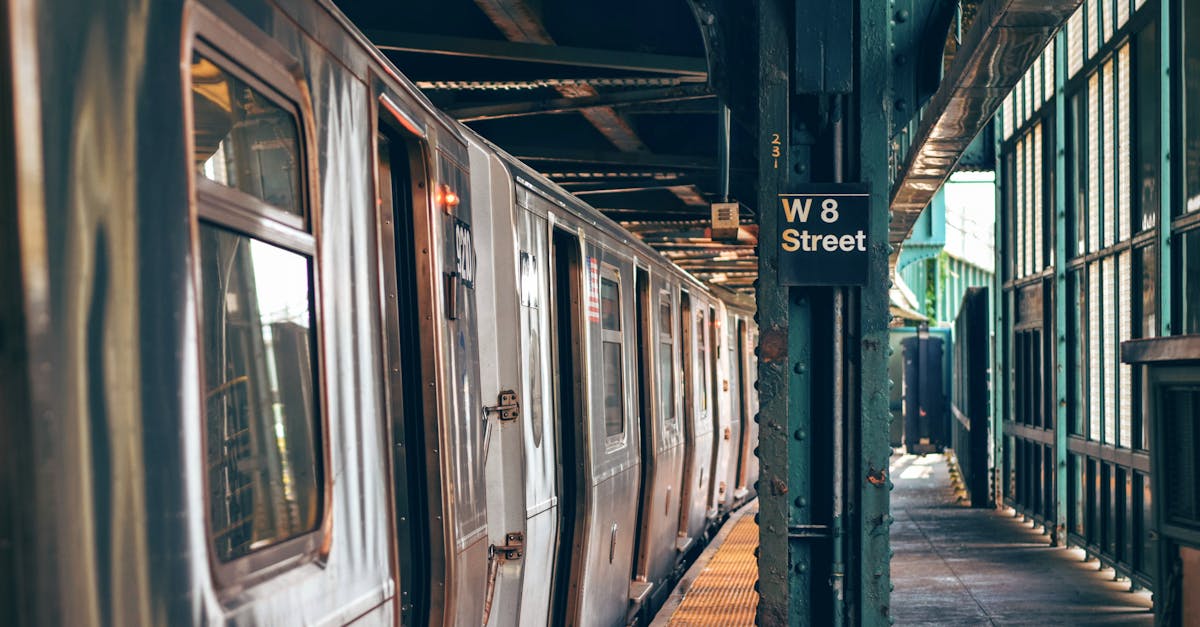 découvrez le métro : un moyen de transport rapide, pratique et économique pour explorer la ville. suivez nos conseils pour profiter pleinement de votre voyage en métro.
