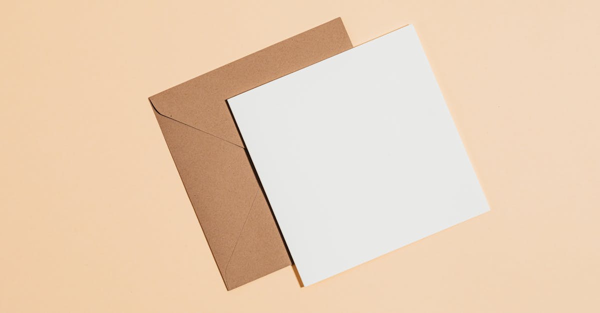 découvrez tout ce que vous devez savoir sur l'affranchissement : tarifs, options d'envoi, conseils pratiques et astuces pour un service de mailing efficace et économique.