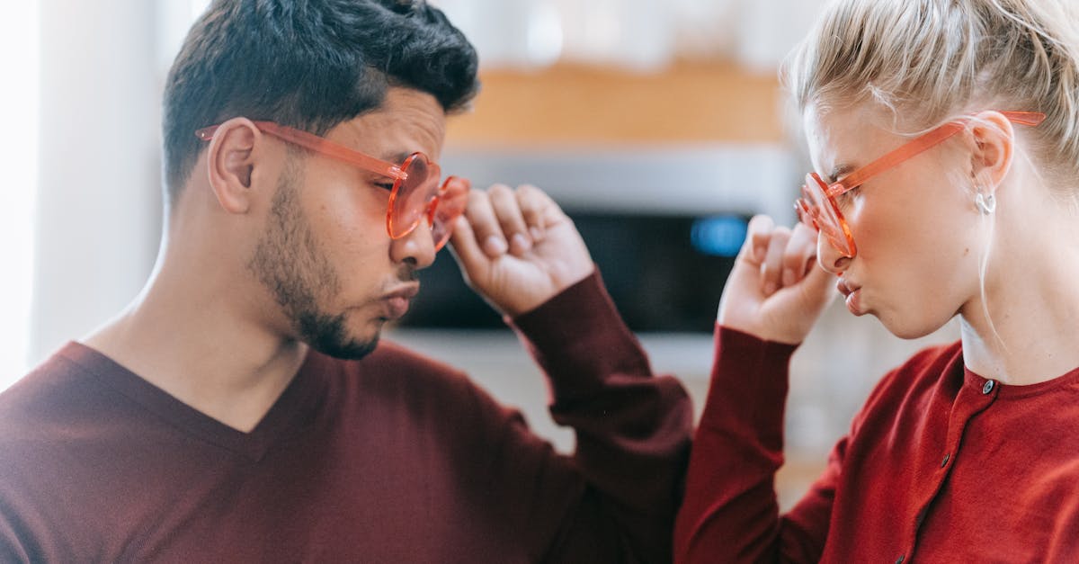 découvrez l'art du pouting, cette expression faciale ludique qui accentue la beauté et la sensualité. explorez nos conseils pour maîtriser cette tendance et l'intégrer parfaitement dans vos selfies et portraits. faites ressortir votre personnalité unique avec le pouting.