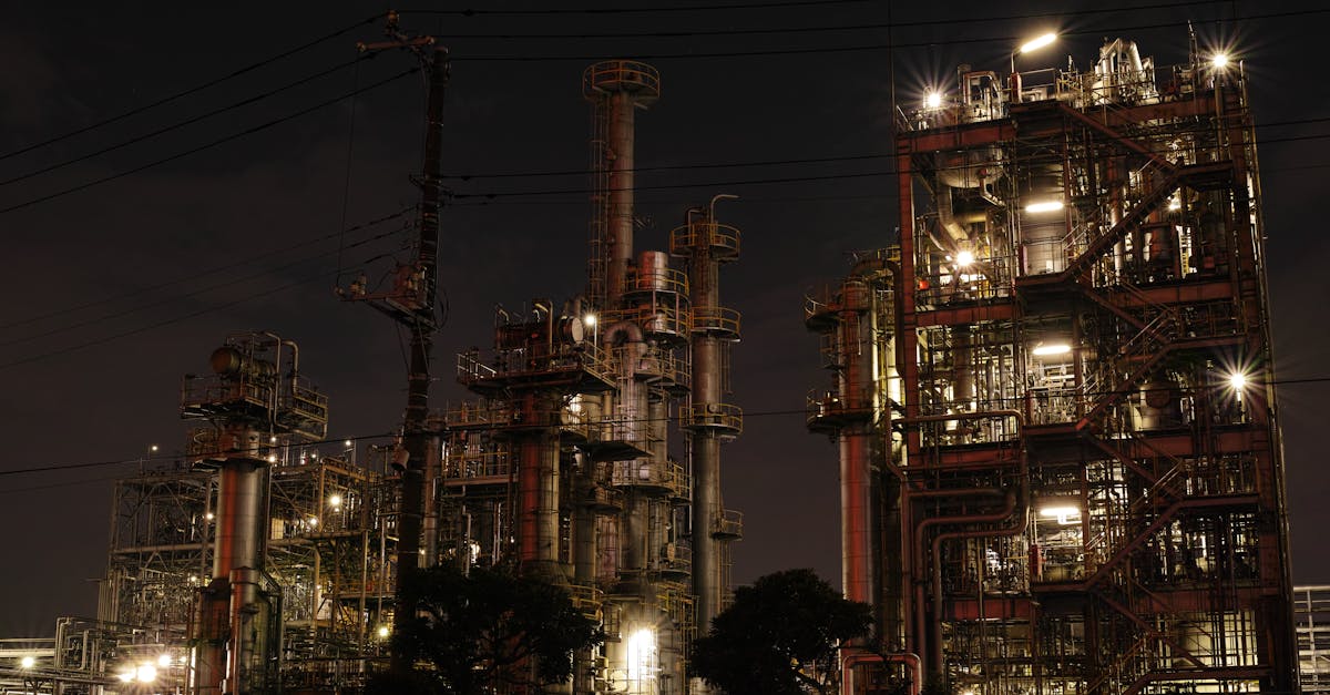 découvrez tout sur le gaz de schiste : ses caractéristiques, son extraction, ses enjeux environnementaux et son impact sur l'économie mondiale. plongez dans l'univers de cette source d'énergie controversée.