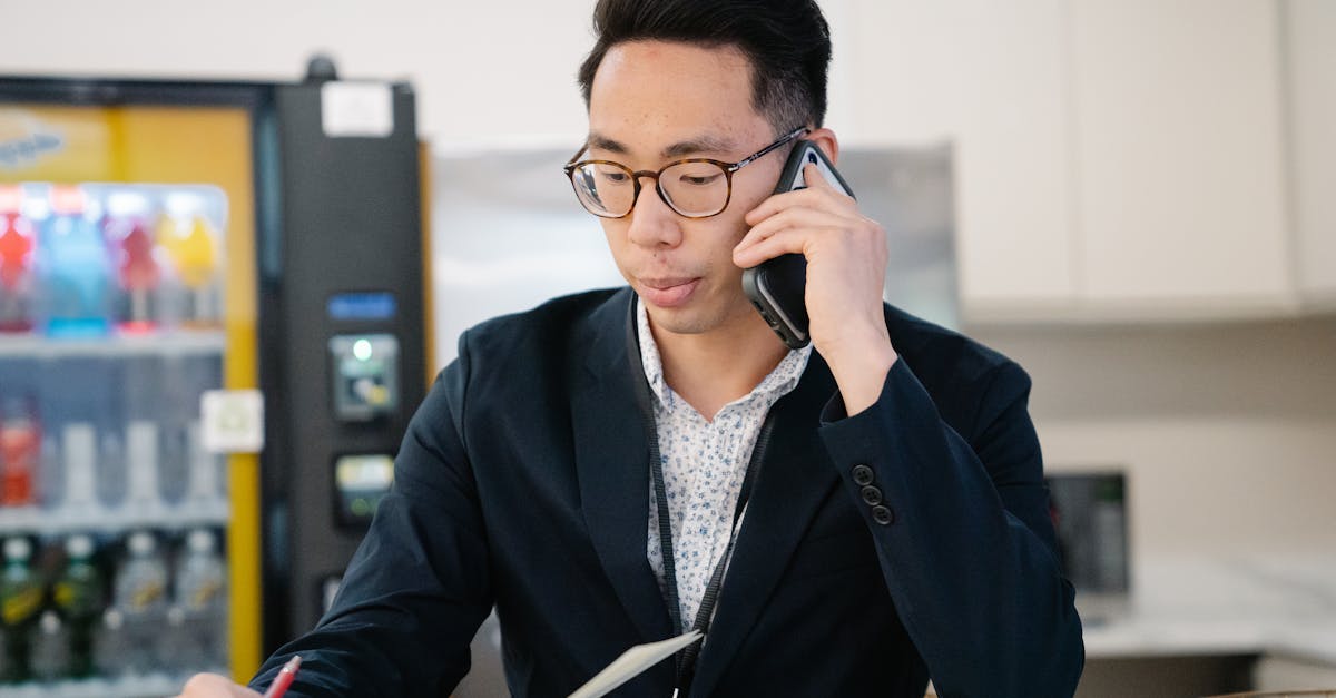 comparez les meilleurs plans mobiles avec notre comparateur dédié. découvrez les offres les plus avantageuses pour votre usage et bénéficiez d'économies sur votre facture de téléphone chaque mois.