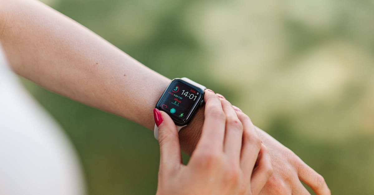 découvrez notre guide de sélection de smartwatches pour vous aider à choisir la montre connectée idéale. comparez les fonctionnalités, le design et les performances des meilleures marques pour trouver celle qui répond à vos besoins.