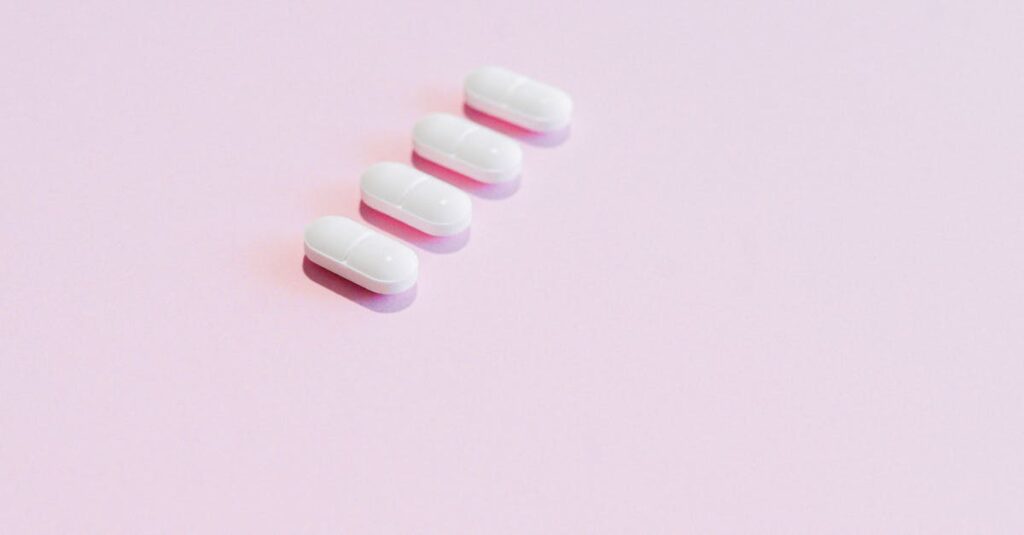 découvrez la berbérine, un composé naturel aux multiples bienfaits. explorez ses propriétés bénéfiques pour la santé, notamment son rôle dans la gestion du poids, la régulation du sucre sanguin et son effet anti-inflammatoire. informez-vous sur les meilleures façons d'intégrer la berbérine dans votre routine quotidienne et ses effets potentiels sur le bien-être général.