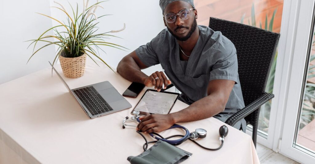 surveillez votre santé cardiovasculaire avec notre tensiomètre de haute précision. facile à utiliser, il vous permet de suivre votre pression artérielle en toute simplicité et d'adopter un mode de vie plus sain.