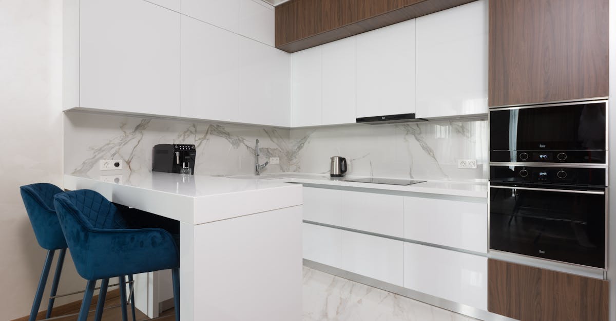 découvrez notre sélection de bouilloires électriques, alliant rapidité et efficacité pour préparer vos boissons chaudes en un clin d'œil. profitez d'un design moderne et de fonctionnalités pratiques pour simplifier votre quotidien.