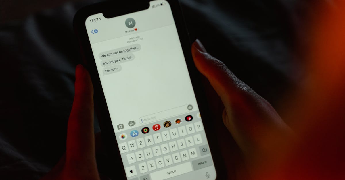 découvrez les dangers des messages frauduleux et apprenez à les identifier pour protéger vos informations personnelles. ne laissez pas les arnaqueurs vous piéger !