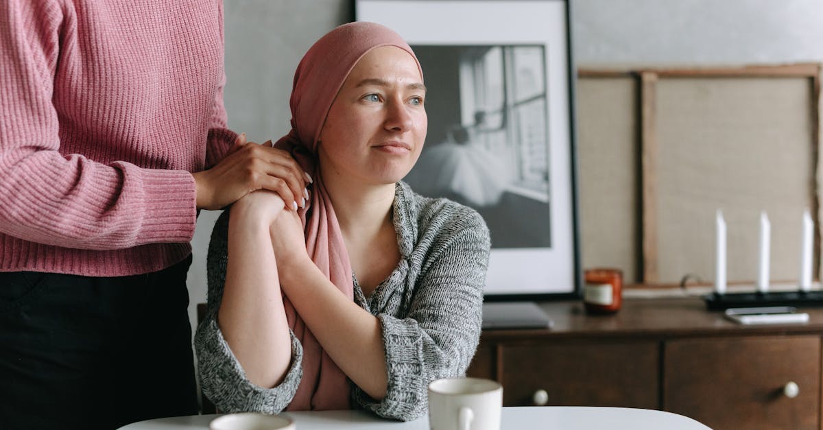 découvrez les causes et les solutions contre la perte de cheveux. apprenez à gérer ce problème courant avec des conseils pratiques et des traitements efficaces pour retrouver une chevelure pleine de vie.