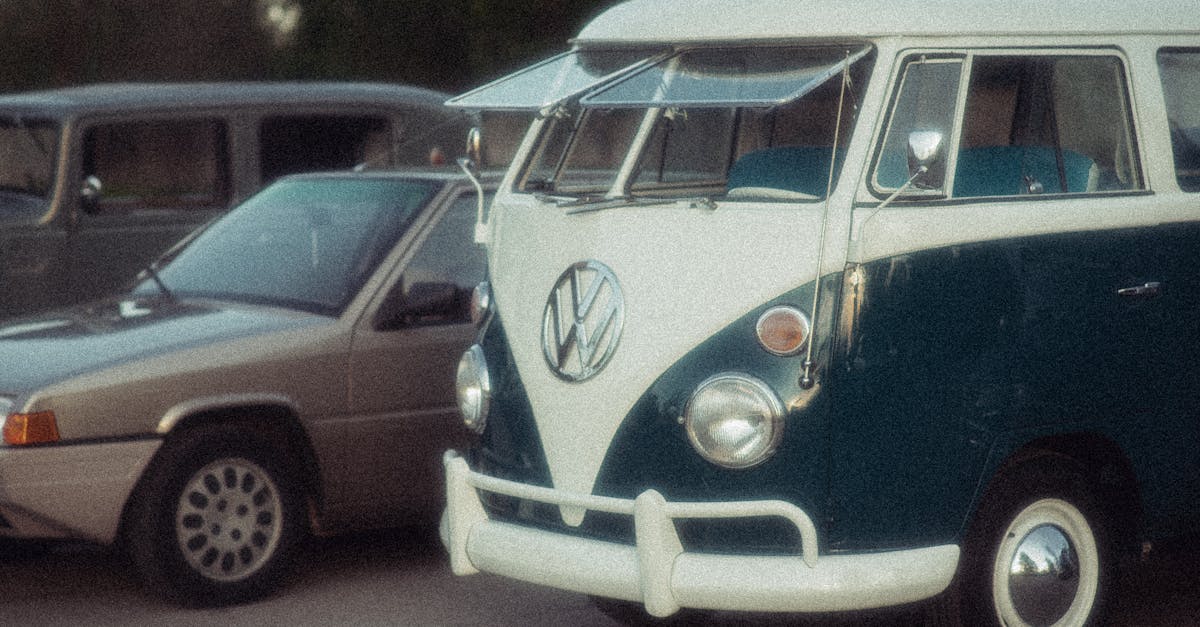 découvrez notre gamme de minivans, idéaux pour les familles et les groupes. confort, espace et sécurité sont au rendez-vous pour tous vos déplacements. explorez nos modèles et trouvez le minivan qui correspond à vos besoins !