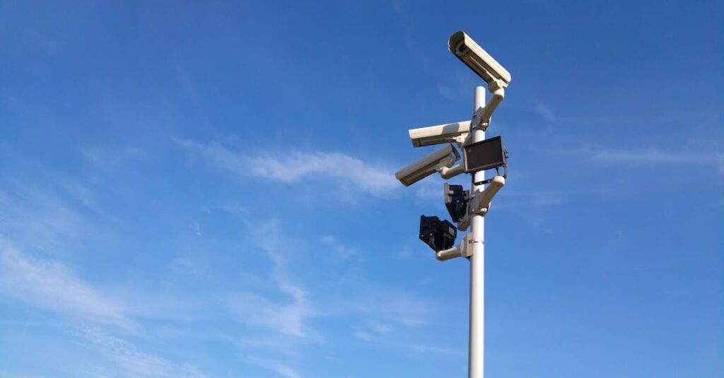 découvrez notre sélection de caméras de surveillance innovantes pour sécuriser votre maison ou votre entreprise. profitez d'une surveillance 24/7, d'alertes en temps réel et d'une qualité d'image exceptionnelle. restez en sécurité où que vous soyez grâce à notre technologie avancée.