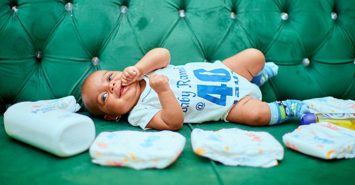 découvrez notre vaste sélection de couches pour bébés, alliant confort, absorption et douceur pour la peau délicate de votre enfant. trouvez la solution idéale pour garder votre petit propre et heureux tout au long de la journée.
