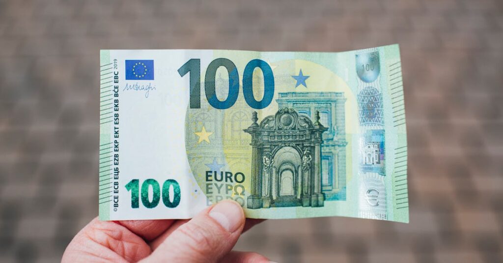 découvrez les opportunités d'investissement avec les fonds en euros. optimisez votre épargne et bénéficiez d'une sécurité accrue tout en profitant de rendements attractifs. explorez comment ces fonds peuvent constituer une partie essentielle de votre stratégie financière.