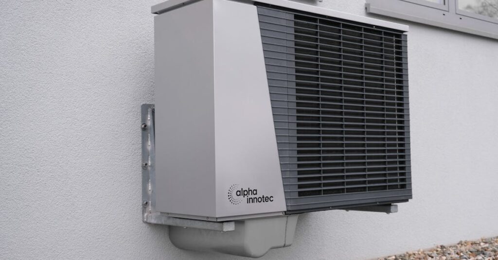 découvrez la pompe à chaleur : une solution écoénergétique pour chauffer et rafraîchir votre maison, réduire vos factures et votre empreinte carbone.