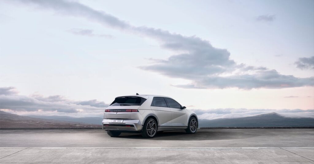 découvrez les suv hybrides : performances écologiques, économie de carburant et confort moderne. trouvez le suv hybride qui répond à vos besoins et profitez d’une conduite responsable.