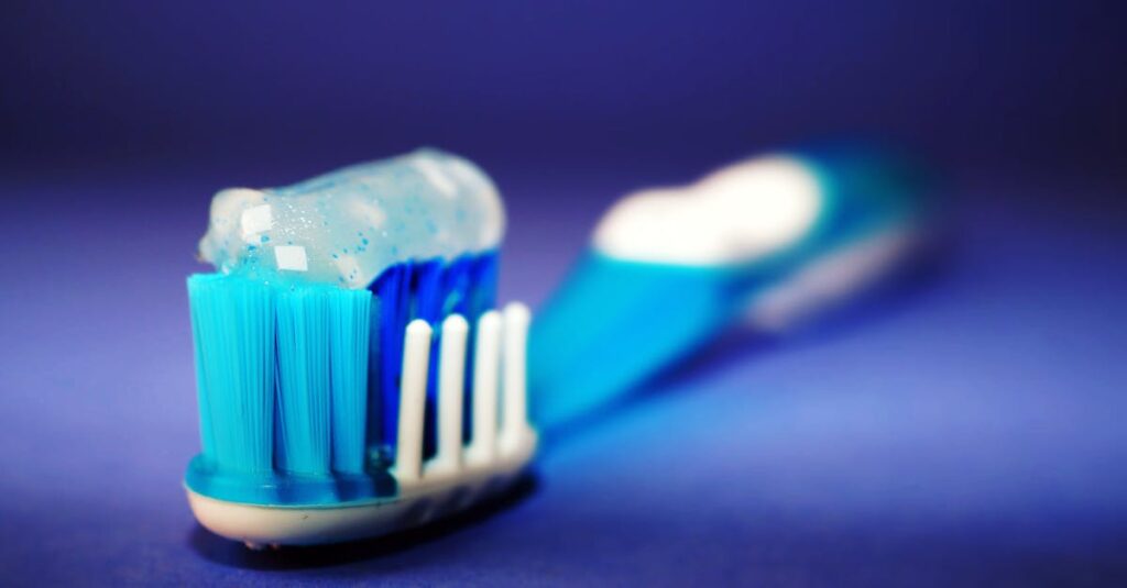 découvrez notre sélection de dentifrices spécialement formulés pour garantir une hygiène bucco-dentaire optimale. profitez d'un sourire éclatant et d'une fraîcheur durable avec des ingrédients naturels qui prennent soin de vos dents et de vos gencives.