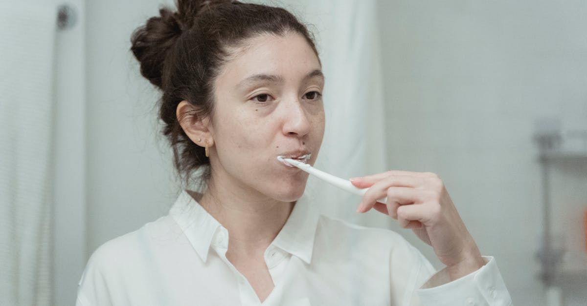 découvrez notre sélection de dentifrices adaptés à tous les besoins : blanchissant, anti-cavité, naturel et plus encore. offrez à votre sourire le soin qu'il mérite avec des formules efficaces qui garantissent une hygiène bucco-dentaire optimale.