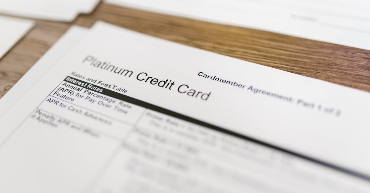 découvrez tout ce qu'il faut savoir sur les frais bancaires : types, astuces pour les réduire et comparatif des tarifs pour mieux gérer vos comptes au quotidien.