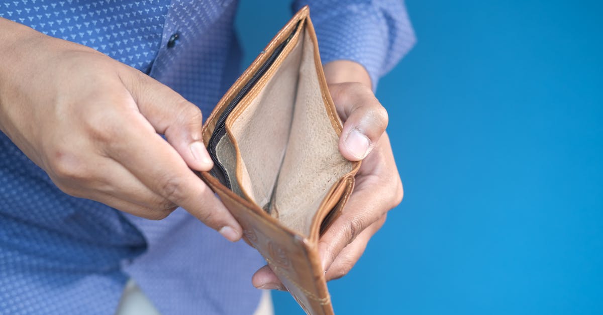 découvrez tout ce qu'il faut savoir sur la faillite : définitions, démarches, conséquences et solutions pour surmonter cette situation financière difficile.