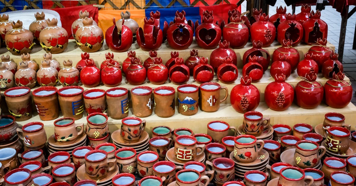 découvrez tout sur les colorants : types, utilisations, avantages et précautions pour la cuisine, la cosmétique ou l'industrie. guide complet sur les colorants naturels et synthétiques.