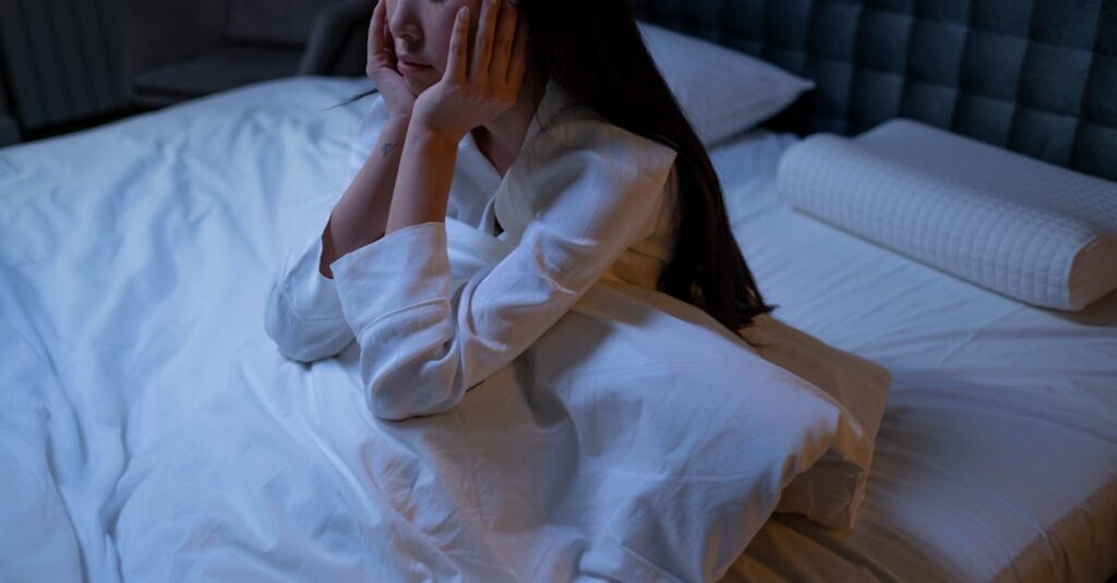 découvrez les causes de l'insomnie, ses symptômes et des solutions pratiques pour retrouver un sommeil réparateur. conseils et astuces pour mieux dormir.
