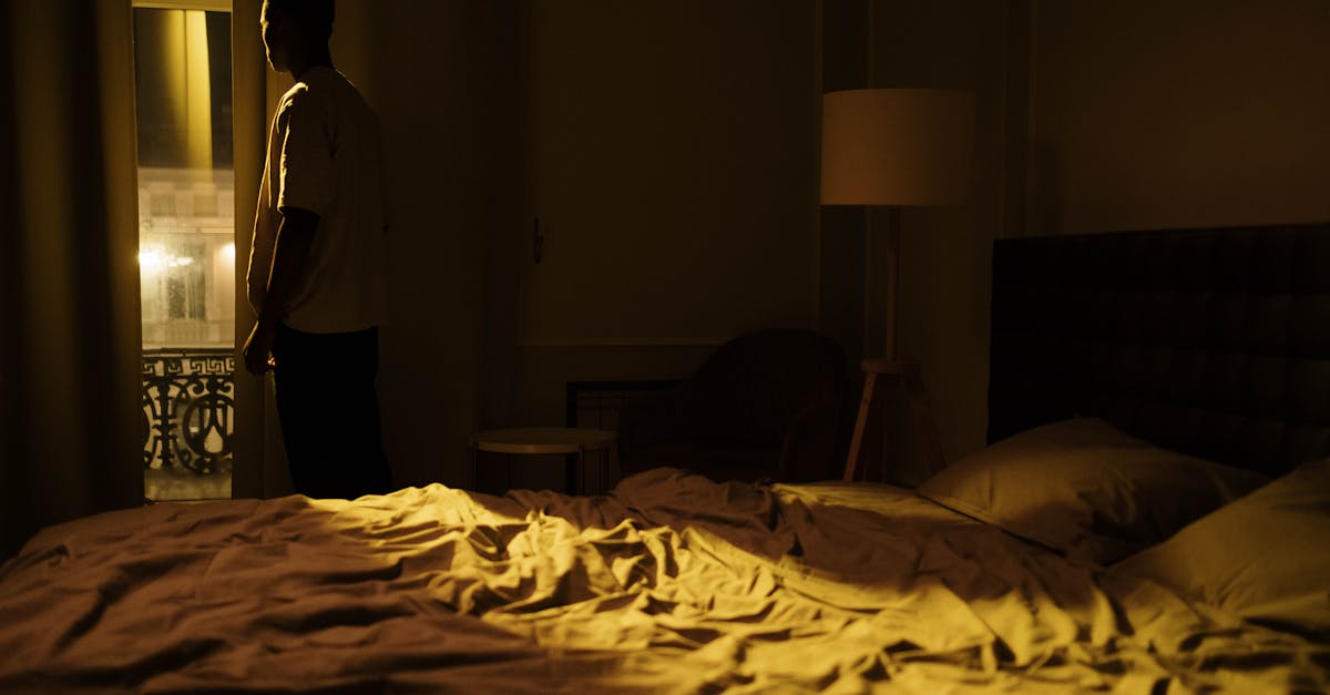 découvrez les causes, symptômes et solutions pour lutter contre l'insomnie. retrouvez des conseils pratiques pour améliorer votre sommeil et retrouver des nuits paisibles.