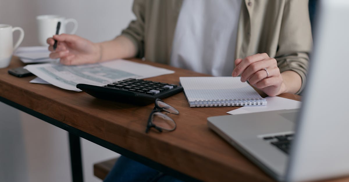 découvrez les principales obligations fiscales à respecter pour les particuliers et les entreprises : déclarations, paiements, échéances et conseils pratiques pour rester en conformité avec la législation.