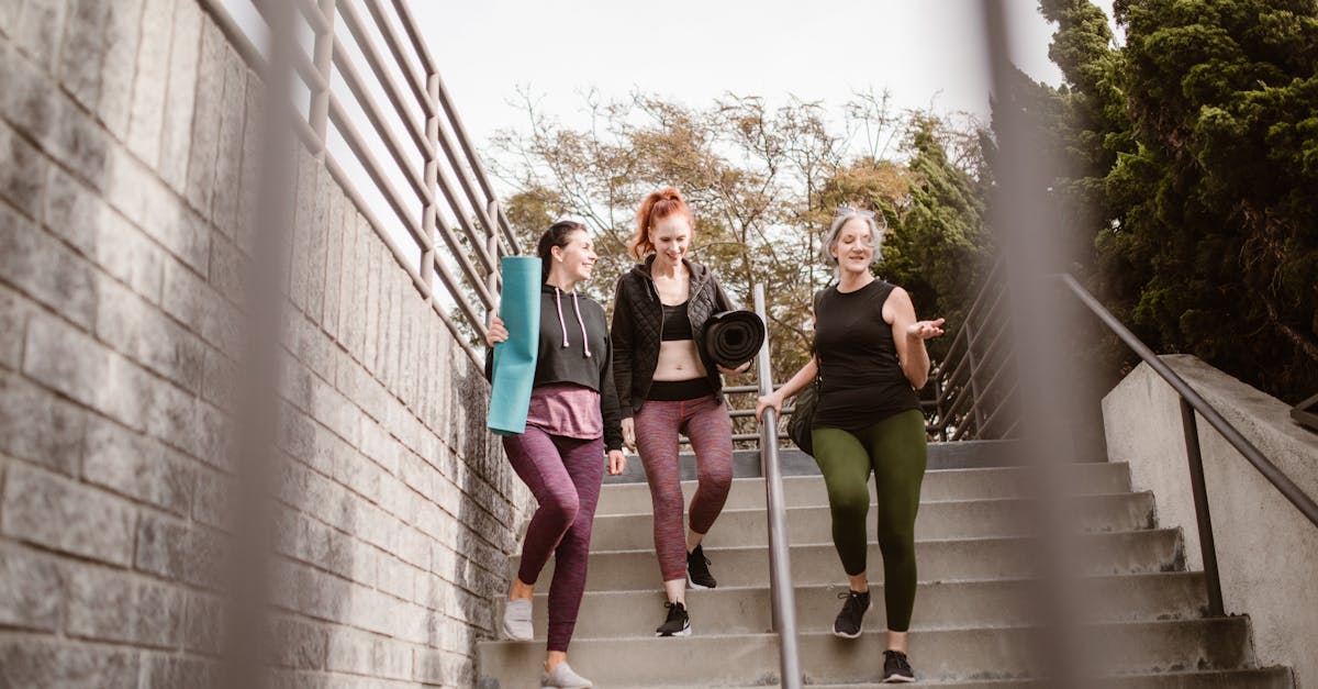 découvrez tout ce qu'il faut savoir sur la ménopause : symptômes, causes, traitements et conseils pour mieux vivre cette étape de la vie féminine.