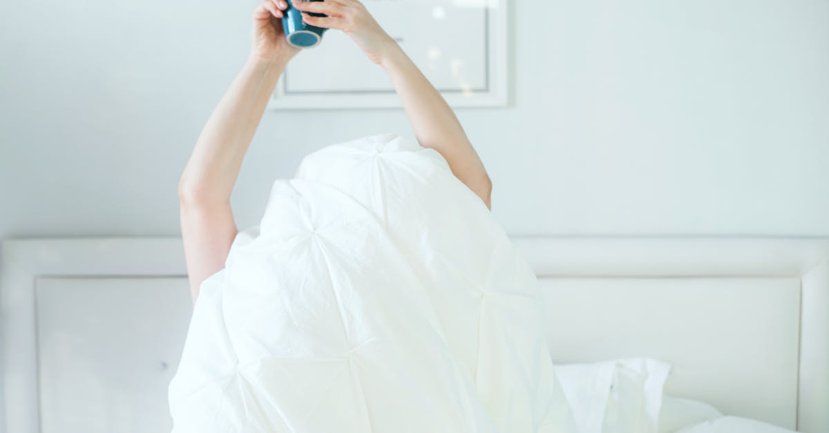 découvrez comment le café influence la qualité du sommeil et apprenez à équilibrer consommation de caféine et repos pour un bien-être optimal.