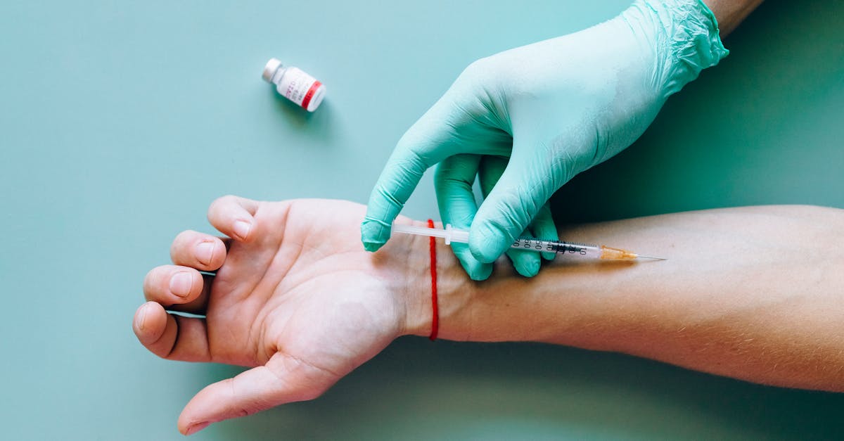 protégez-vous contre la grippe avec notre vaccin antigrippal efficace. disponible pour tous les âges, il réduit les risques de complications et renforce votre immunité saisonnière.