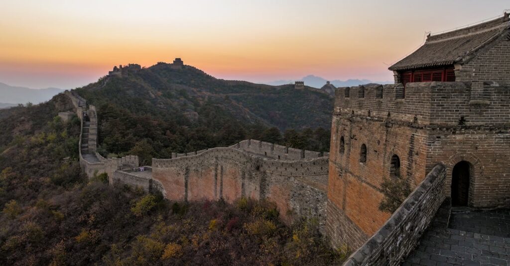 découvrez la vérité sur la visibilité de la grande muraille de chine depuis la lune et démystifiez ce mythe populaire.