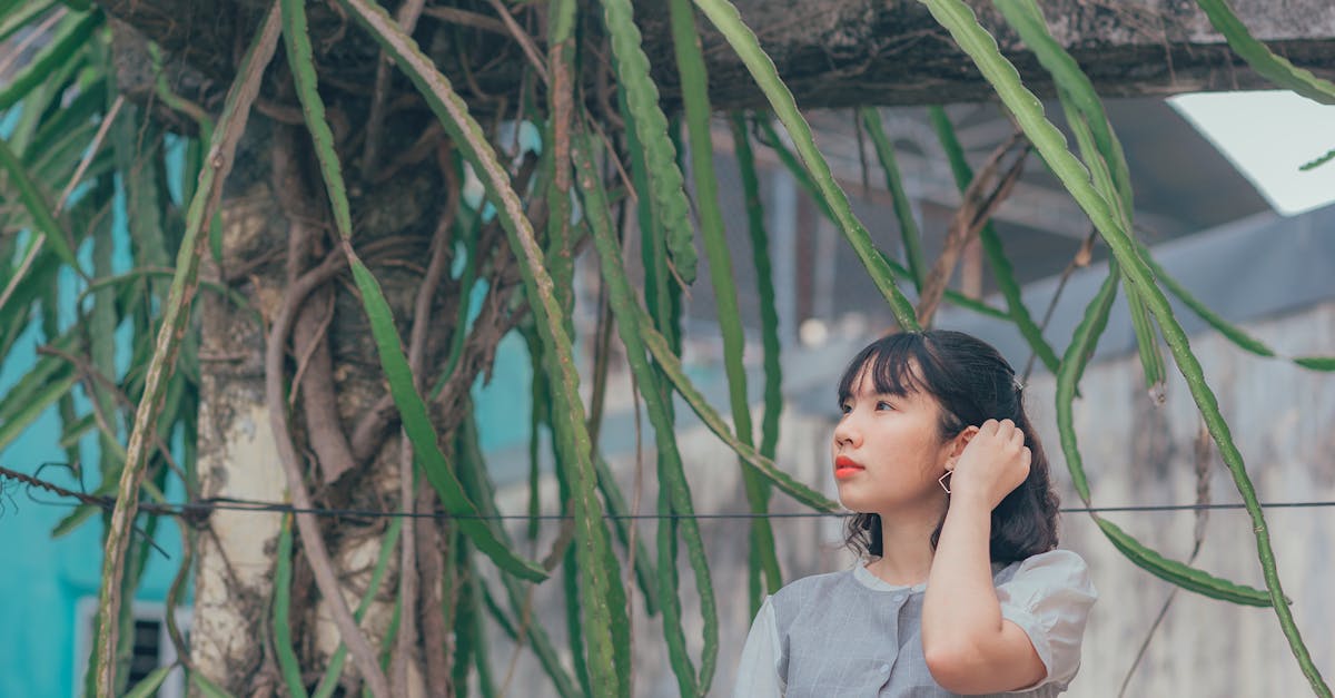 découvrez nos conseils et produits efficaces pour stimuler la croissance de vos cheveux et obtenir une chevelure plus dense et saine.