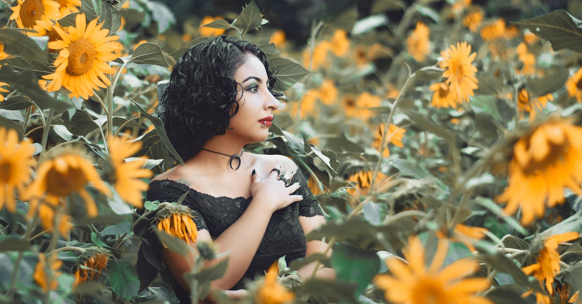 découvrez des conseils efficaces et naturels pour stimuler la croissance de vos cheveux et retrouver une chevelure saine et volumineuse.