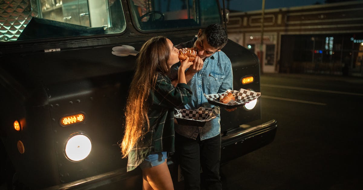 découvrez les effets de manger tard le soir sur votre santé et des conseils pour adopter de bonnes habitudes alimentaires nocturnes.