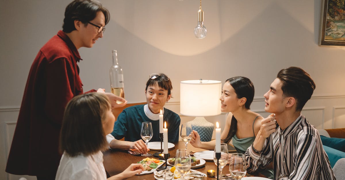 découvrez les effets de manger tard le soir sur votre santé et comment adopter de meilleures habitudes alimentaires nocturnes.