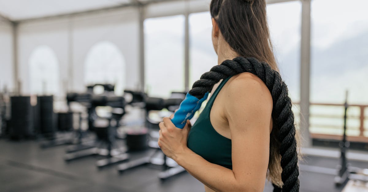 découvrez l'entraînement en résistance pour femmes : renforcez votre corps, améliorez votre endurance et sculptez votre silhouette avec des exercices adaptés à vos besoins.