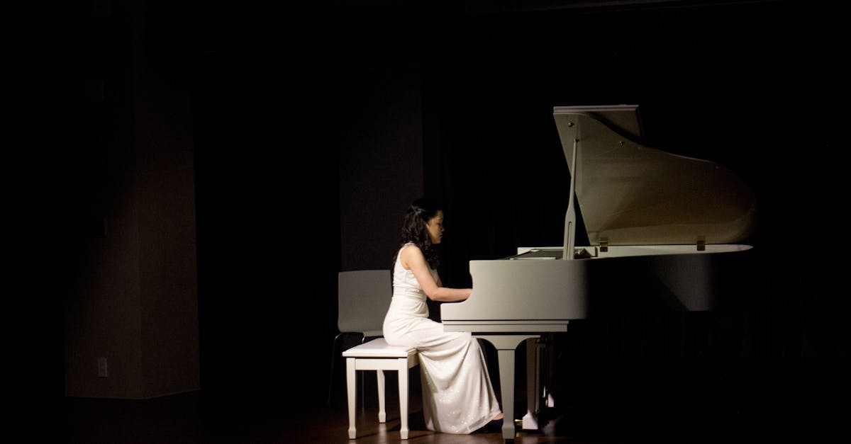 découvrez comment la musique classique peut influencer et stimuler l'intelligence, en explorant les bienfaits cognitifs associés à son écoute.