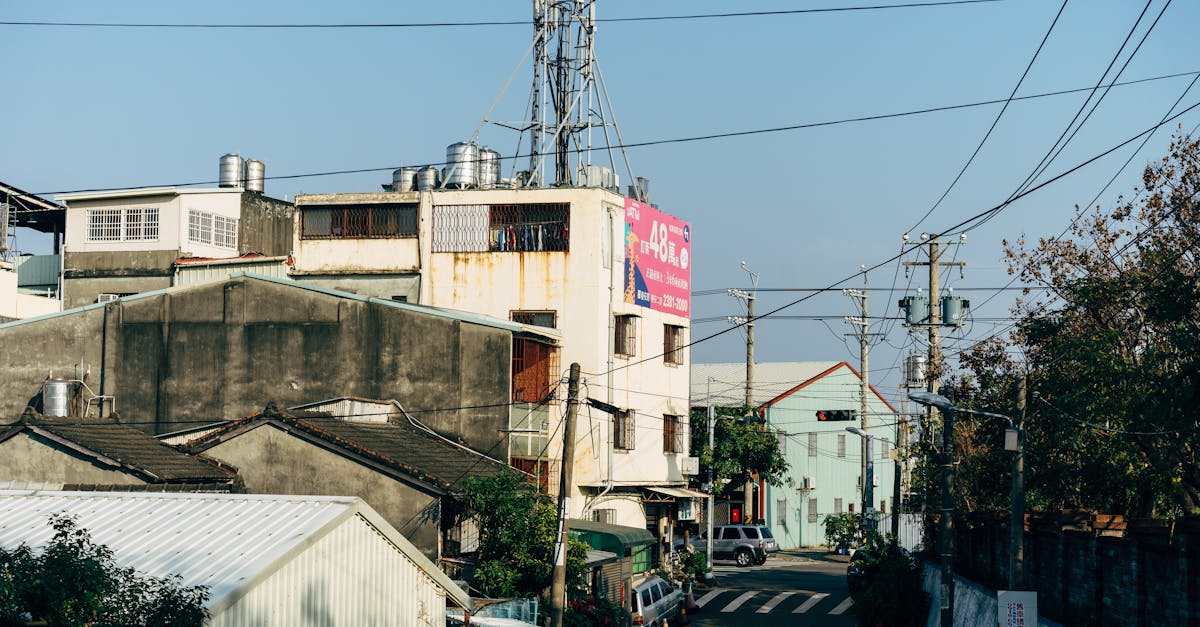 découvrez l'impact des voitures électriques sur la pollution et leur rôle dans la réduction des émissions polluantes pour un avenir plus propre.
