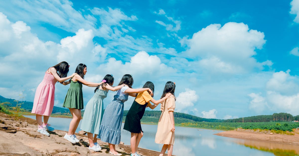 découvrez la signification profonde de l'amitié, ses bienfaits et comment cultiver des relations durables et sincères.