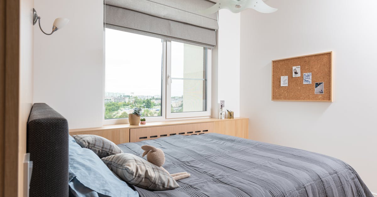 découvrez les causes et les effets de la jalousie, ainsi que des conseils pour mieux gérer ce sentiment complexe dans vos relations.