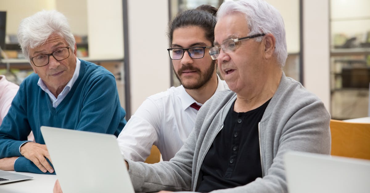 découvrez comment les seniors peuvent maintenir et améliorer leurs capacités d'apprentissage grâce à des méthodes adaptées et des conseils pratiques.