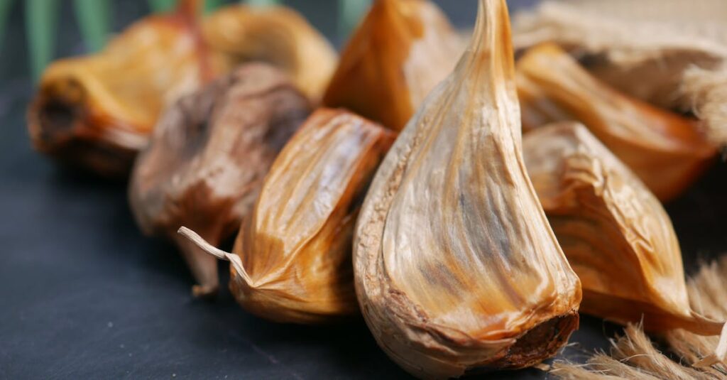 découvrez les bienfaits du ail noir pour la santé : antioxydant puissant, amélioration de la digestion et renforcement du système immunitaire.