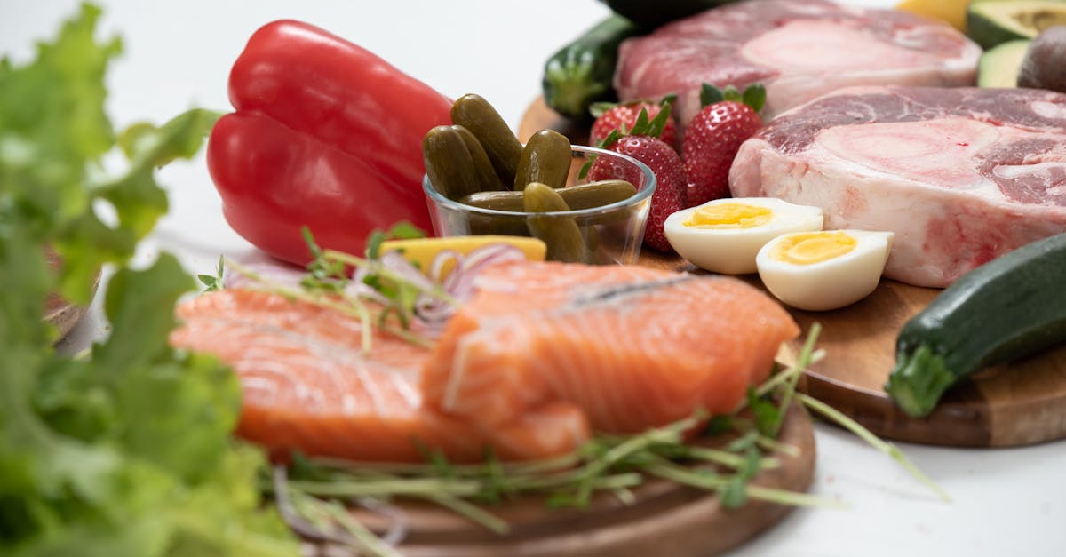 découvrez comment l'alimentation peut influencer l'arthrose et quelles stratégies diététiques adopter pour soulager les symptômes et améliorer la qualité de vie.